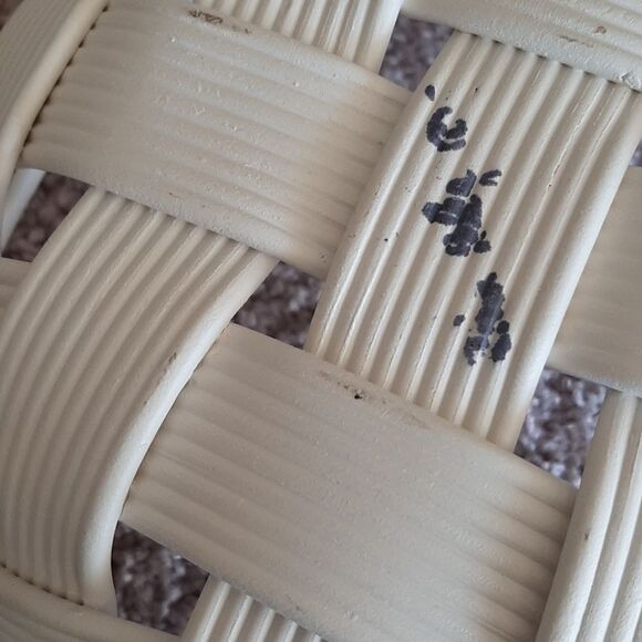 Artisan ceramic ribboned bowl - Picture 10 of 11